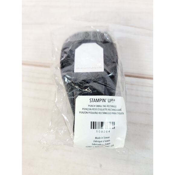 Stampin' Up! Small Tag Rectangle Punch Whale Tail Paper Shapers 108264 - Picture 1 of 10